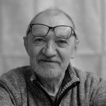 free-photo-of-retrato-de-homem-idoso-sorrindo